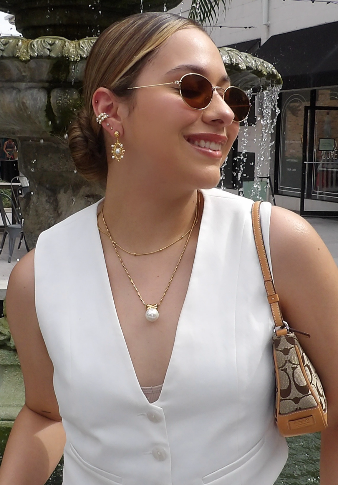 PEARL EYE EARRING