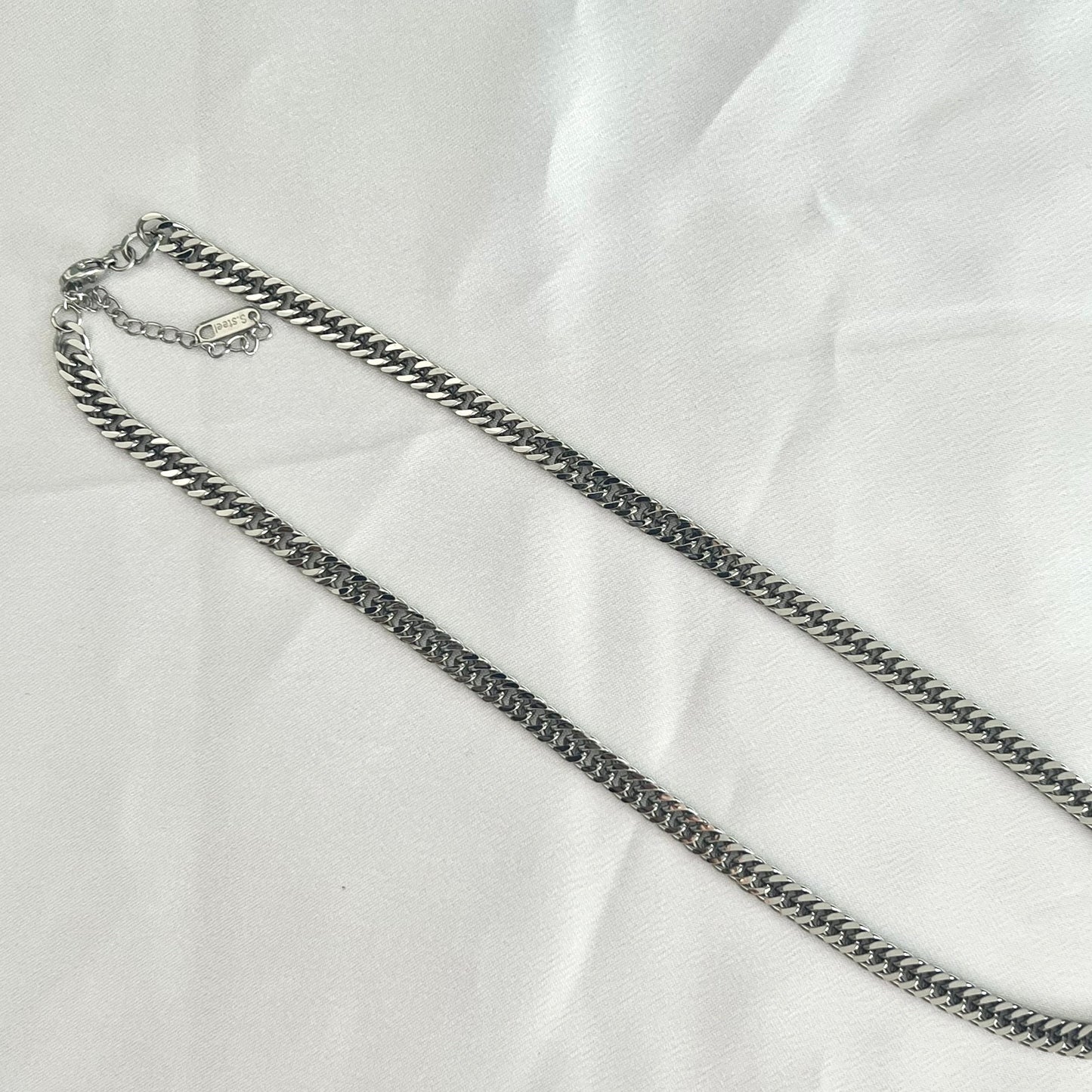 CHUNCKY SILVER NECKLACE