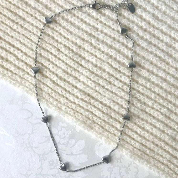 PEQUE HEARTS NECKLACE