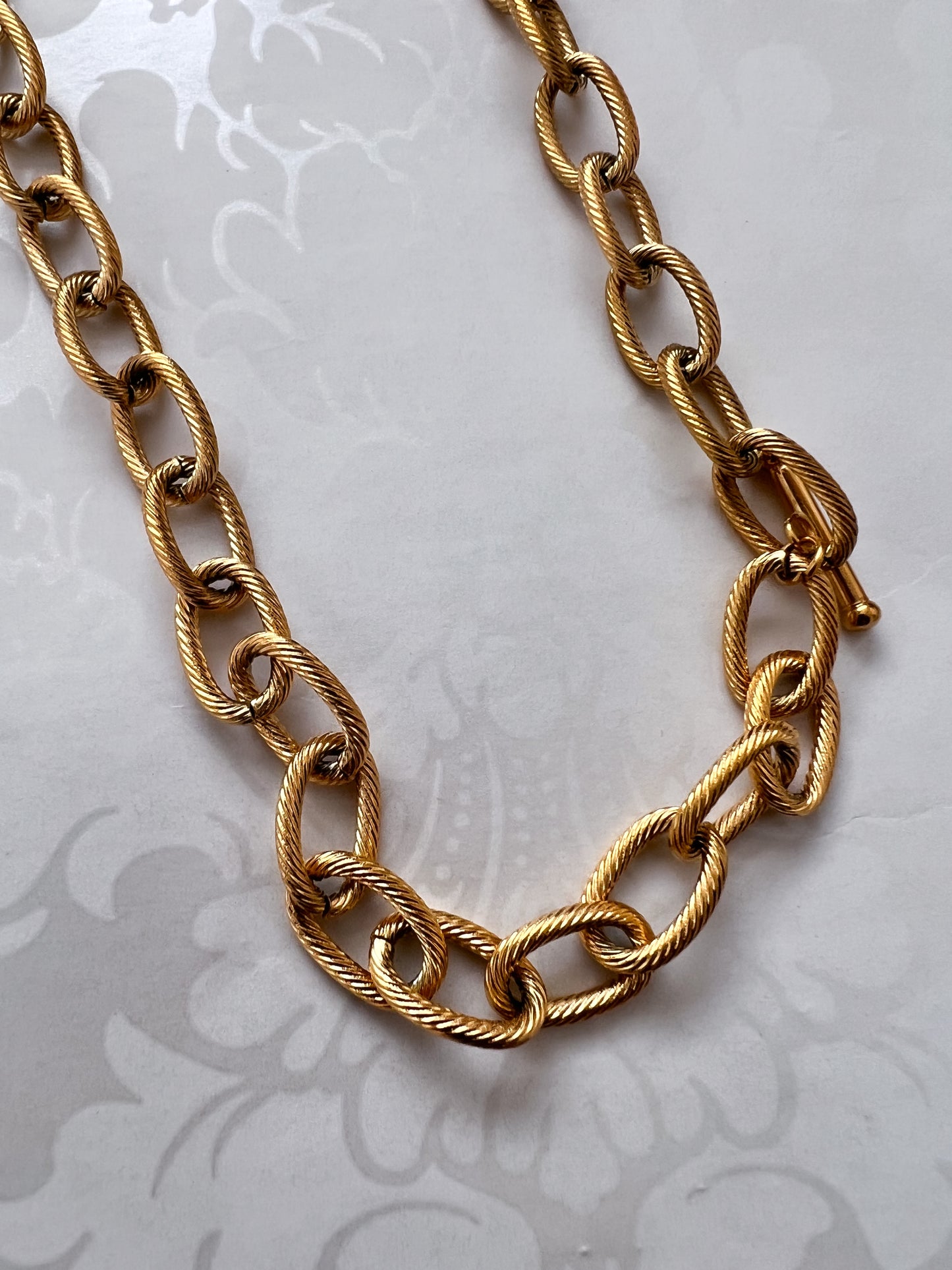 CHUNKY GOLD NECKLACE