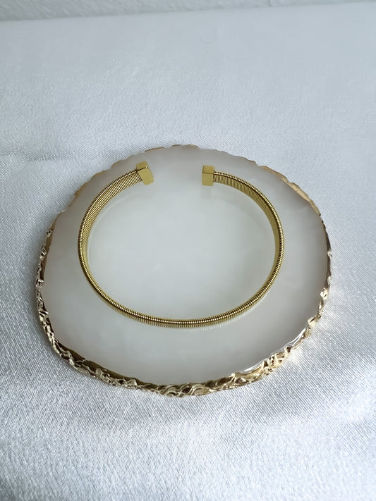 GOLD ELEGANT BRACELET