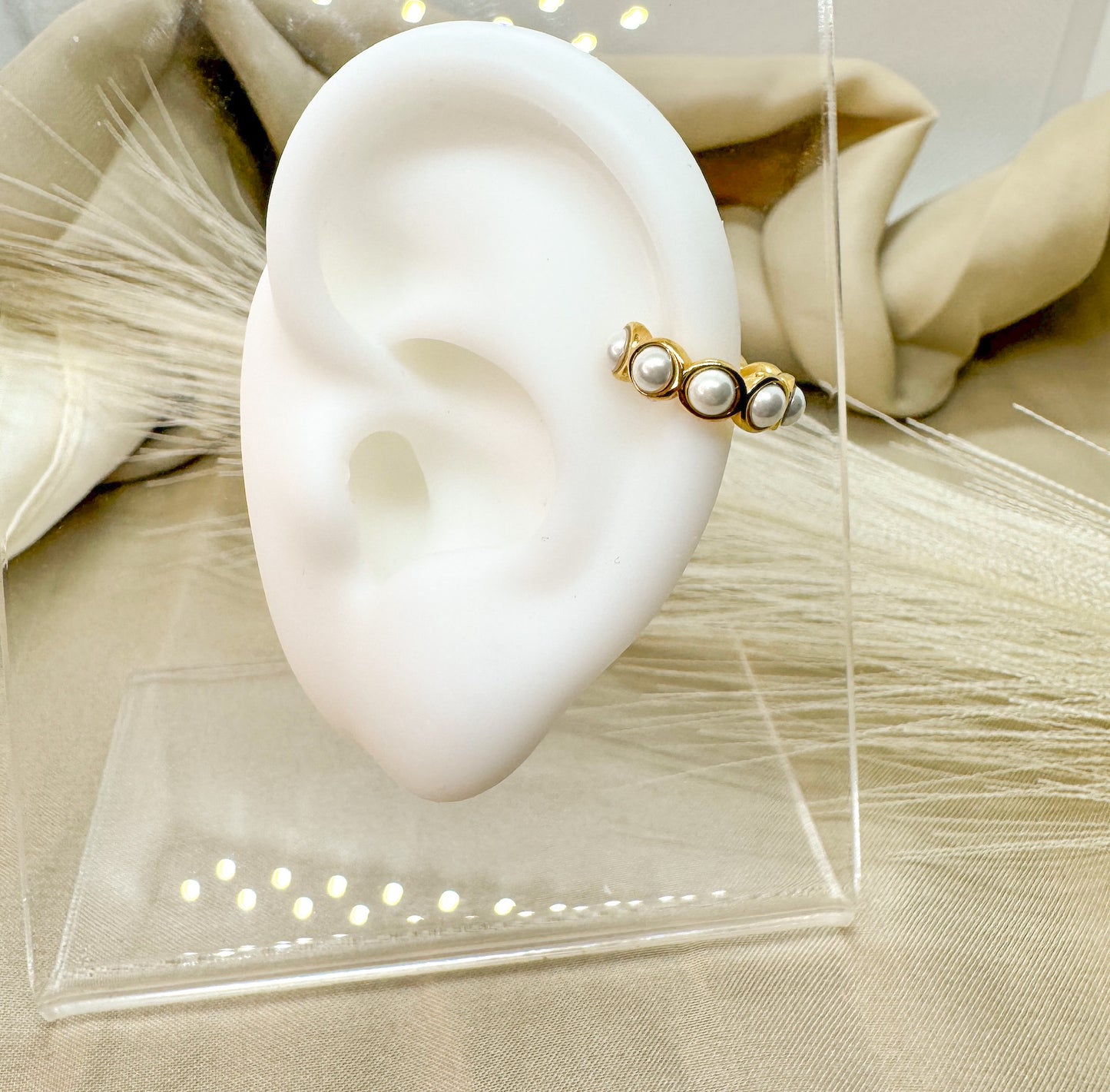 PEARL EARCUFF