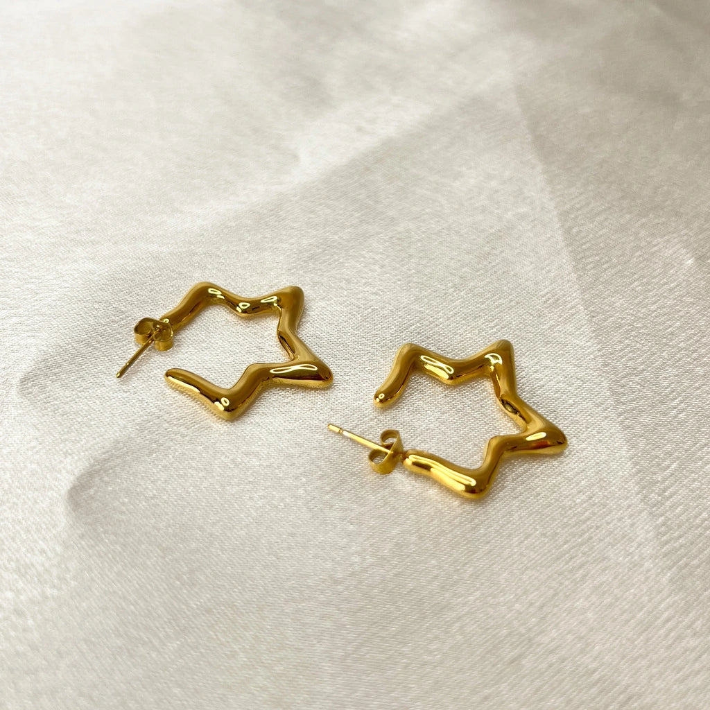 STAR EARRING