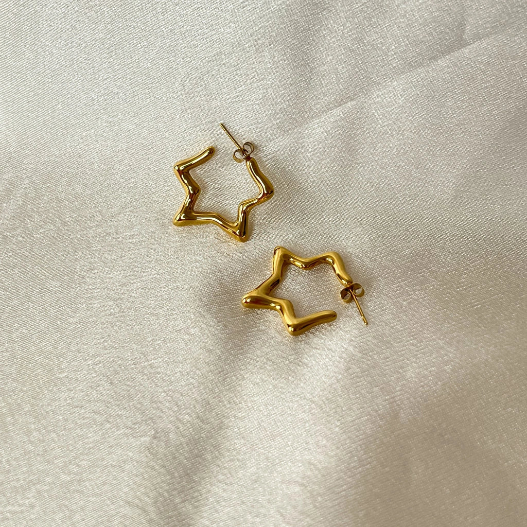 STAR EARRING