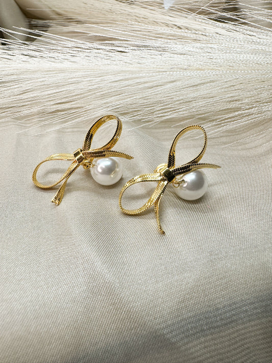 CUTE PEARL EARRING