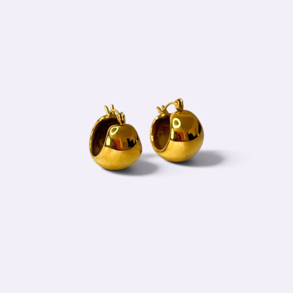 VERSÁTIL GOLD HOOPS