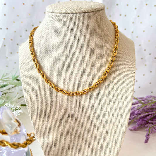 ASTER NECKLACE