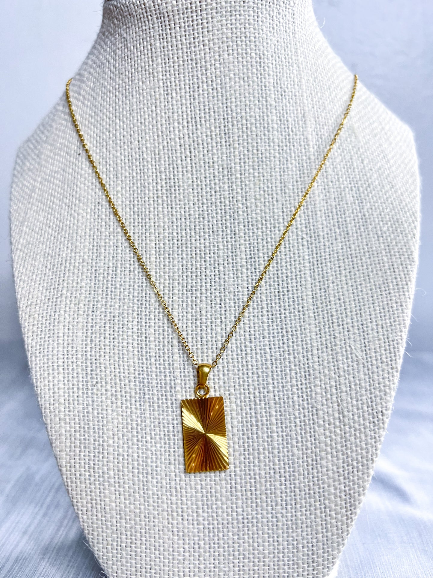 SQUARE NECKLACE